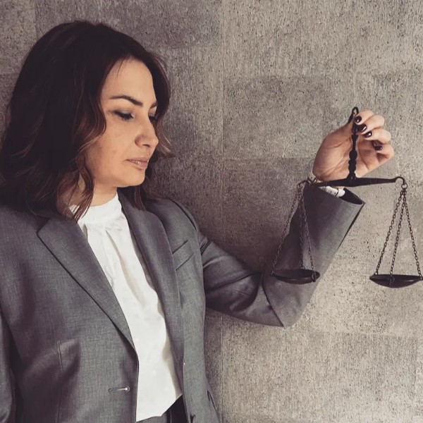 Elfiya Özel  Юристы и консультанты:  Юристы и адвокаты  Турция (Анкара, Анкара)