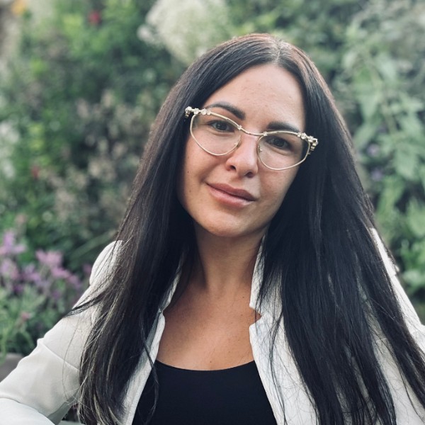 Катерина Купер  Юристы и консультанты:  Иммиграционные консультанты  Нидерланды 