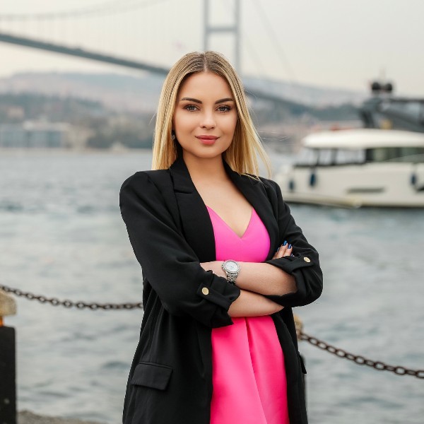 Irina  Здоровье и медицина:  Психология и психиатрия  Турция (Стамбул)